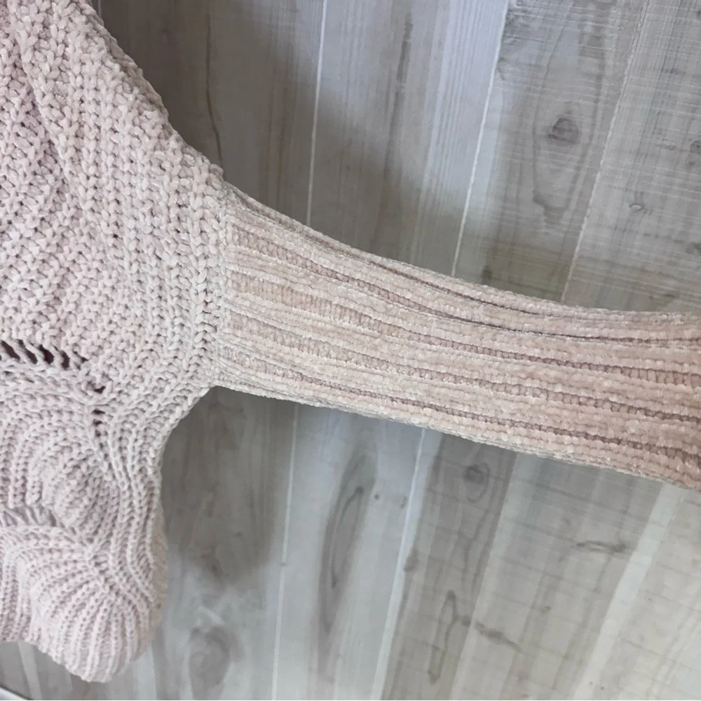 Oversized Chunky Knit Chenille Sweater Boho Size M with Cut-Outs - Picture 6 of 9